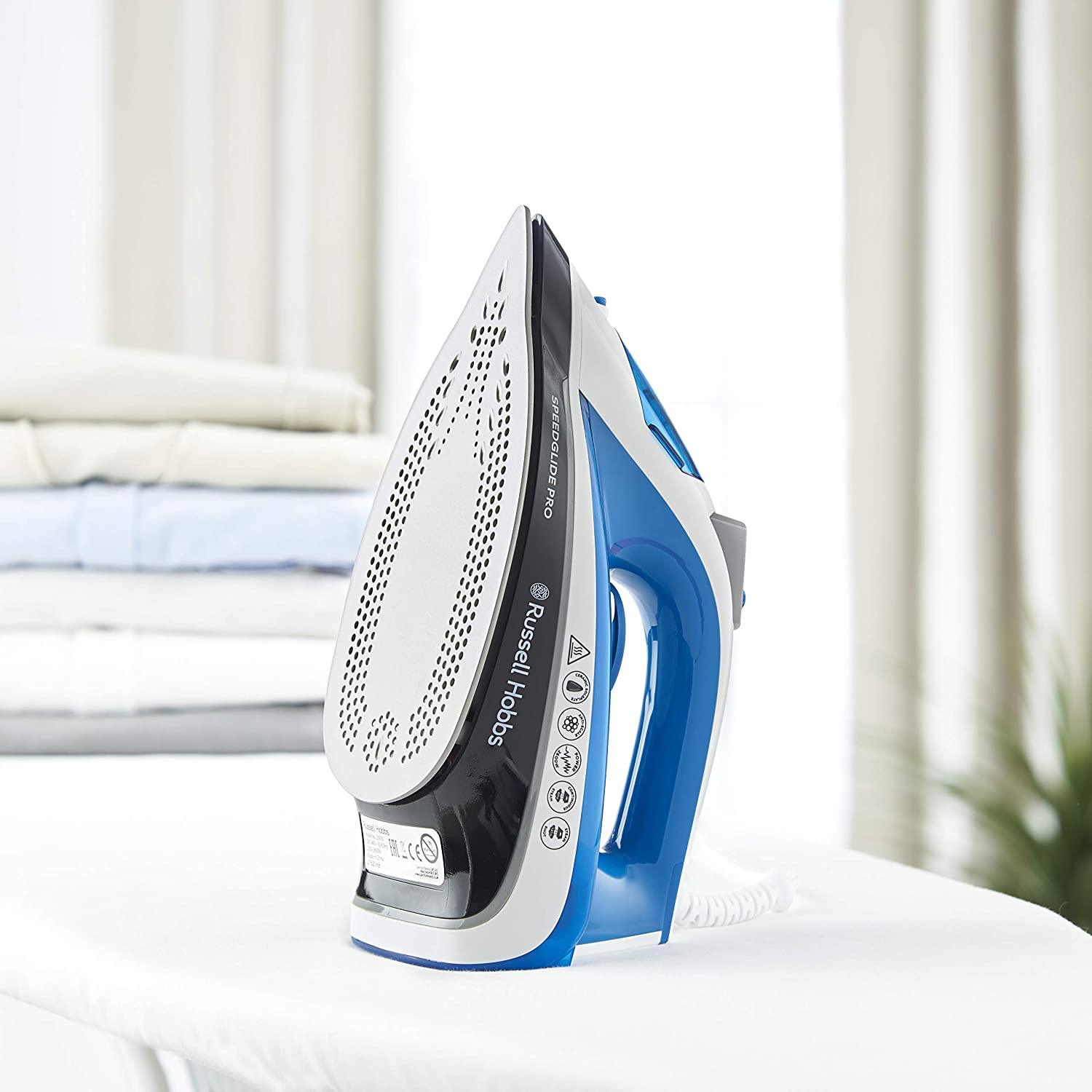 Russell Hobbs Speed Glide Steam Iron 23970 - Image 3